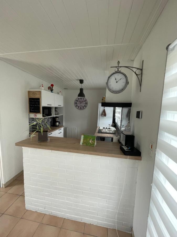 Petite Maison Au Calme, Dans Une Impasse L'Epine  Zewnętrze zdjęcie