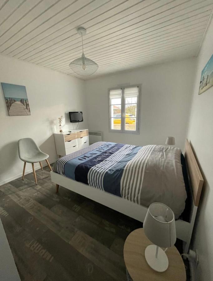 Petite Maison Au Calme, Dans Une Impasse L'Epine  Zewnętrze zdjęcie