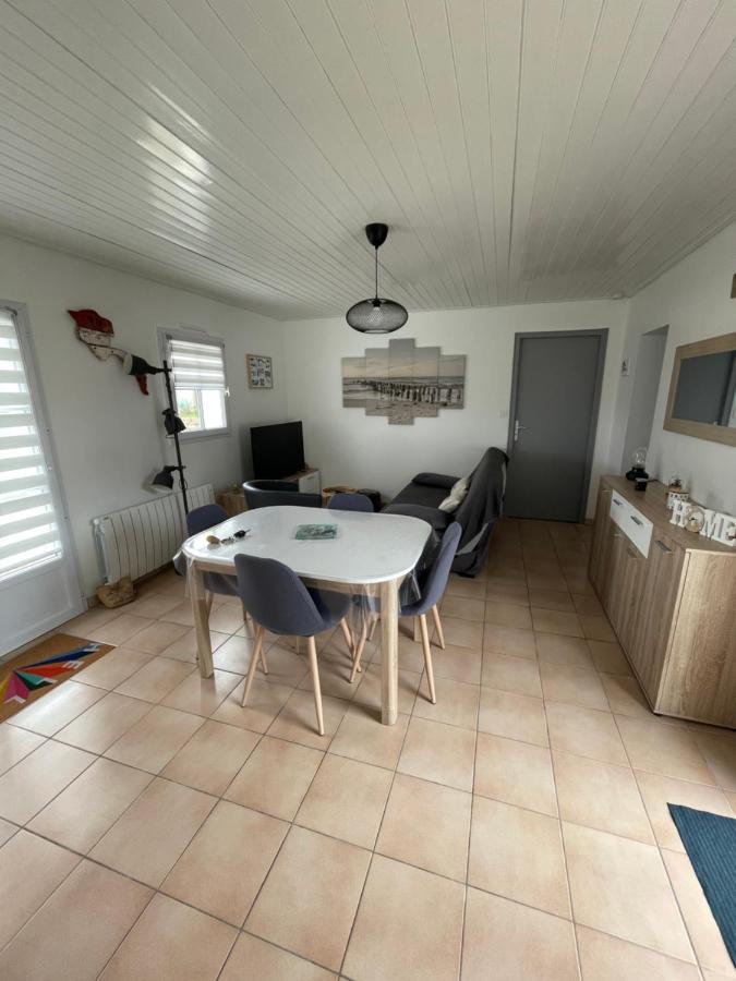 Petite Maison Au Calme, Dans Une Impasse L'Epine  Zewnętrze zdjęcie