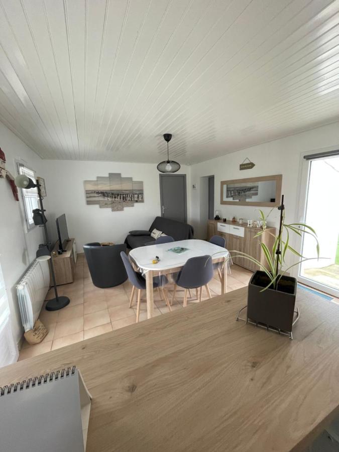 Petite Maison Au Calme, Dans Une Impasse L'Epine  Zewnętrze zdjęcie
